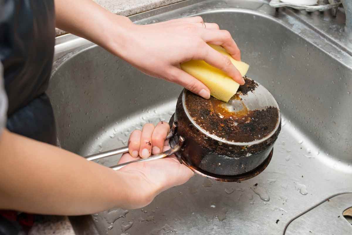 how to clean outside bottom of pots and pans